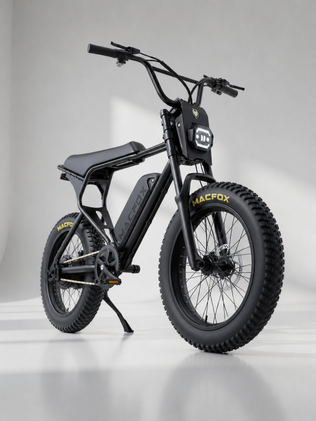 MacFox X1S Black electric bike front three-quarter view
