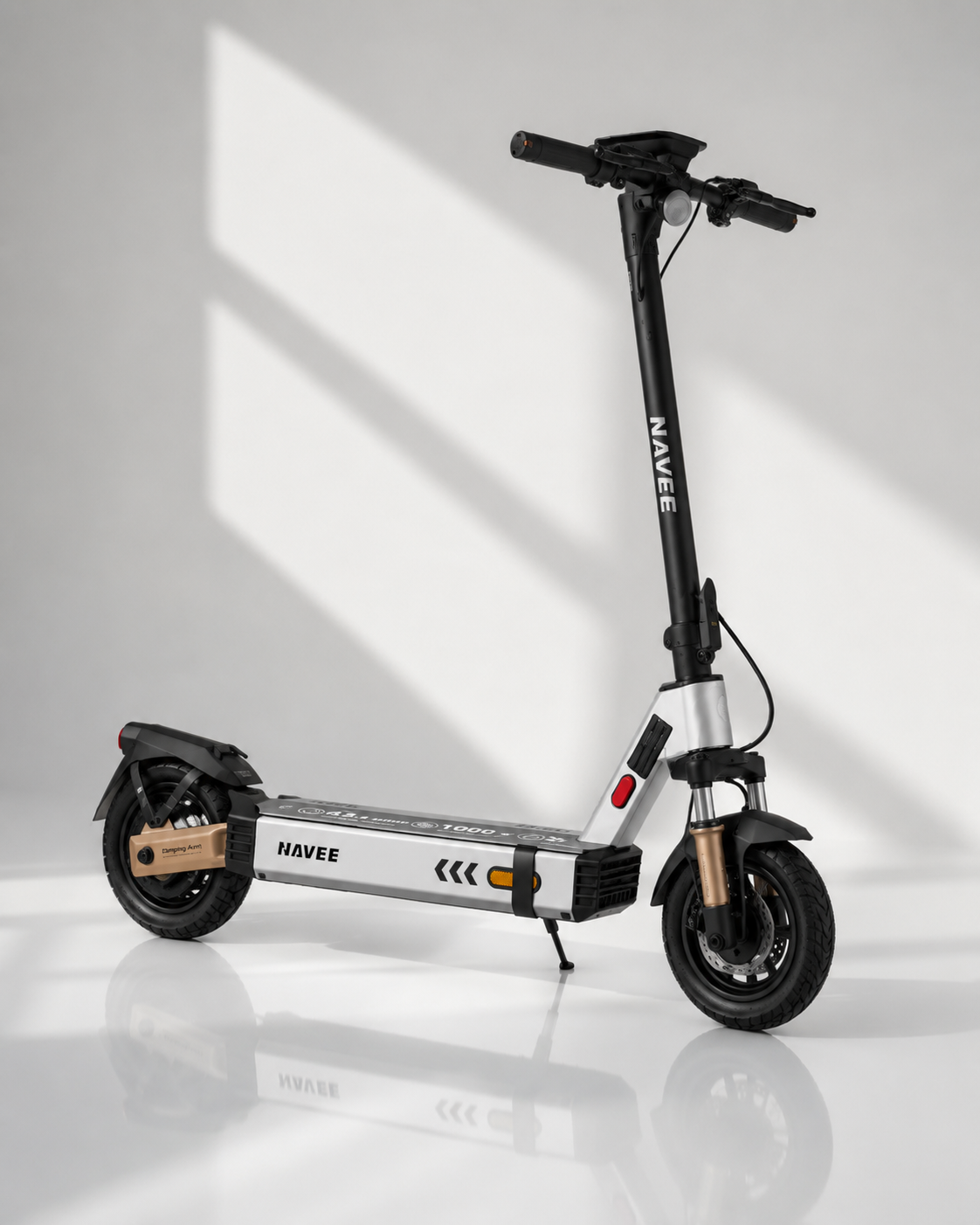 NAVEE G5 Max Gray electric scooter front three-quarter view